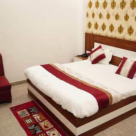 Hotel The Ramay Palace Ayodhya Экстерьер фото