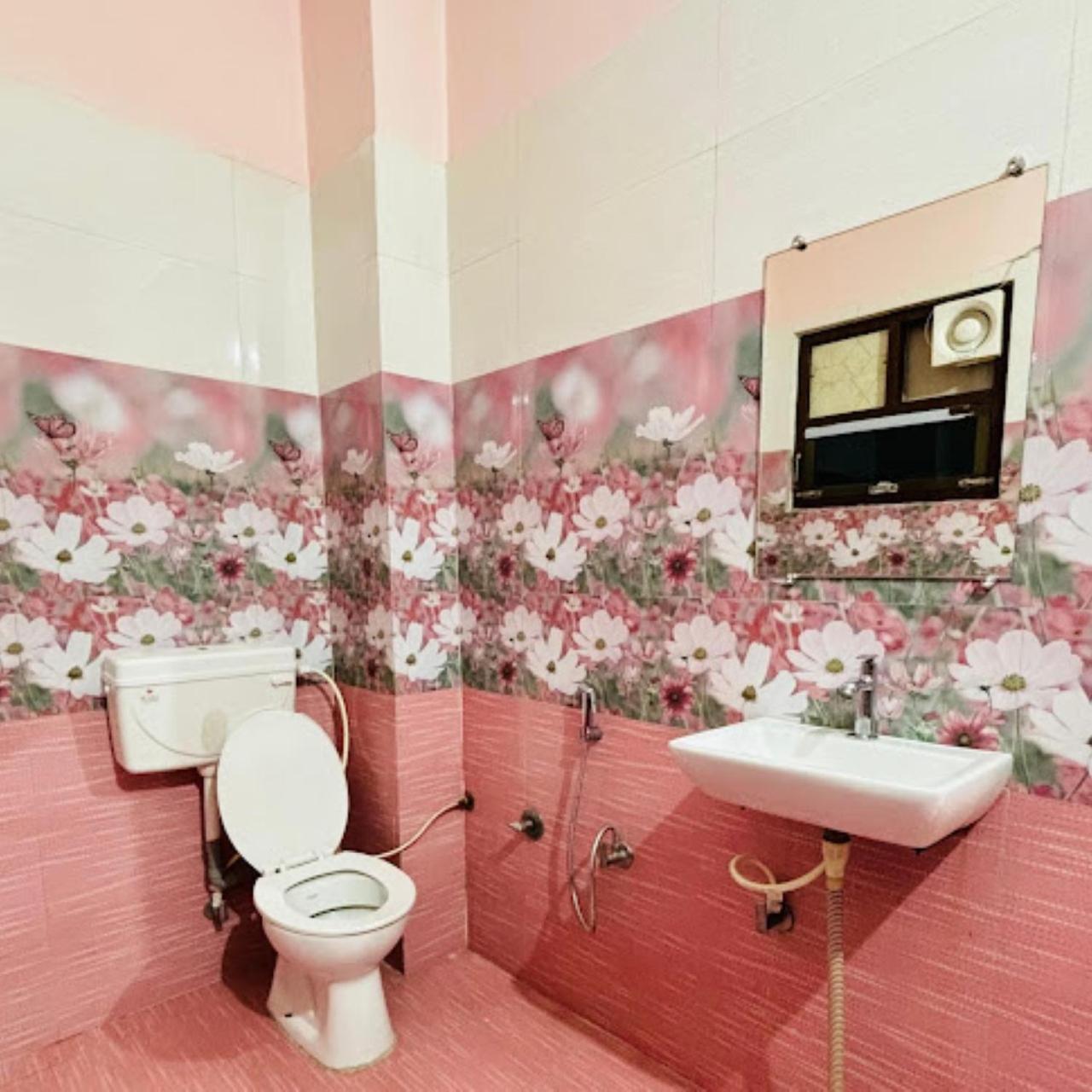 Hotel The Ramay Palace Ayodhya Экстерьер фото