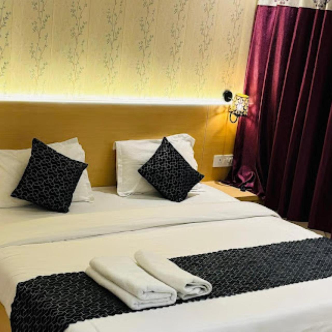 Hotel The Ramay Palace Ayodhya Экстерьер фото